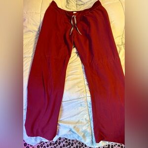 Figs scrub bottoms size Large Maroon technical edition